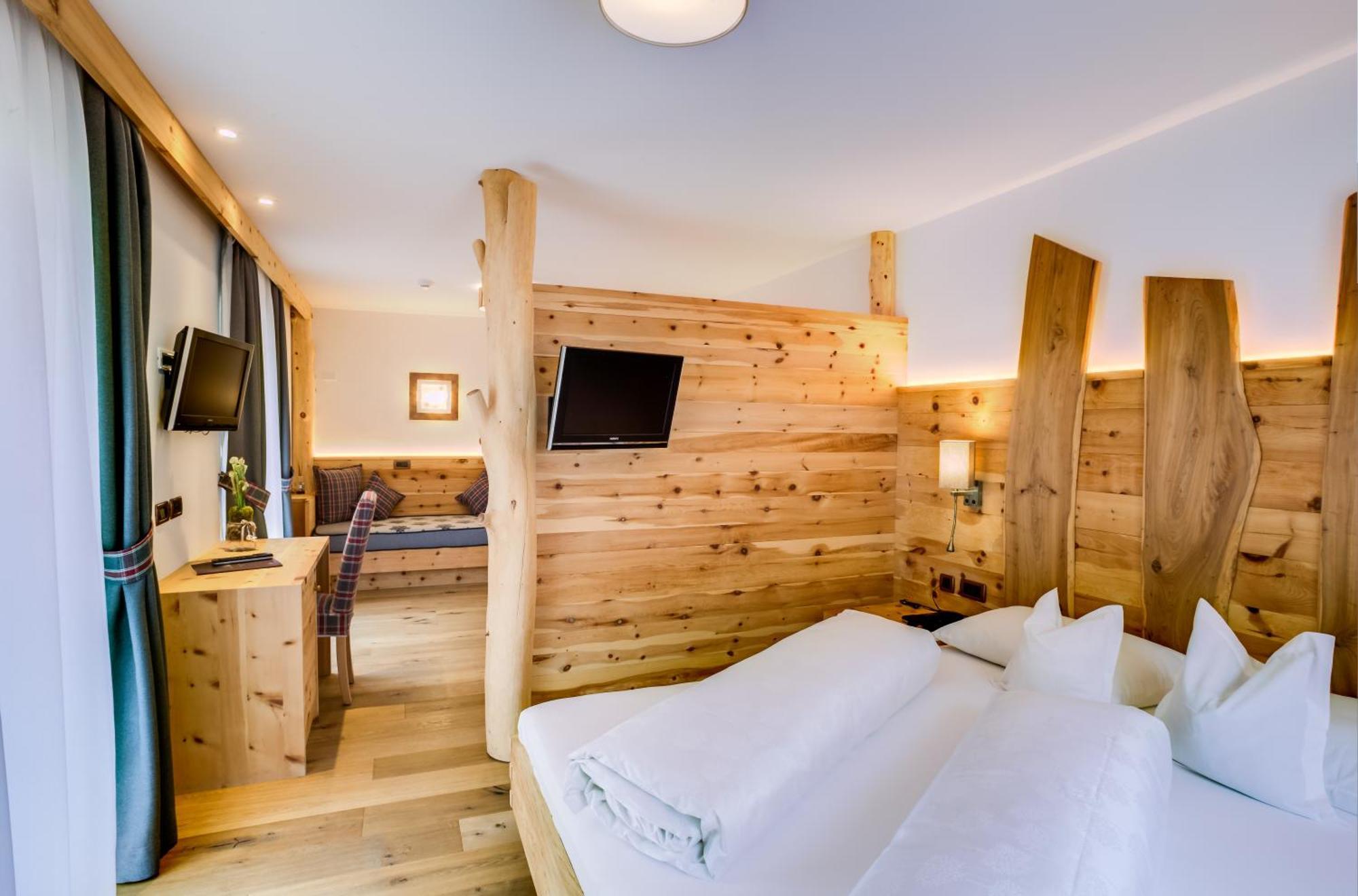 Hotel Muliac Селва ди Вал Гардена Екстериор снимка