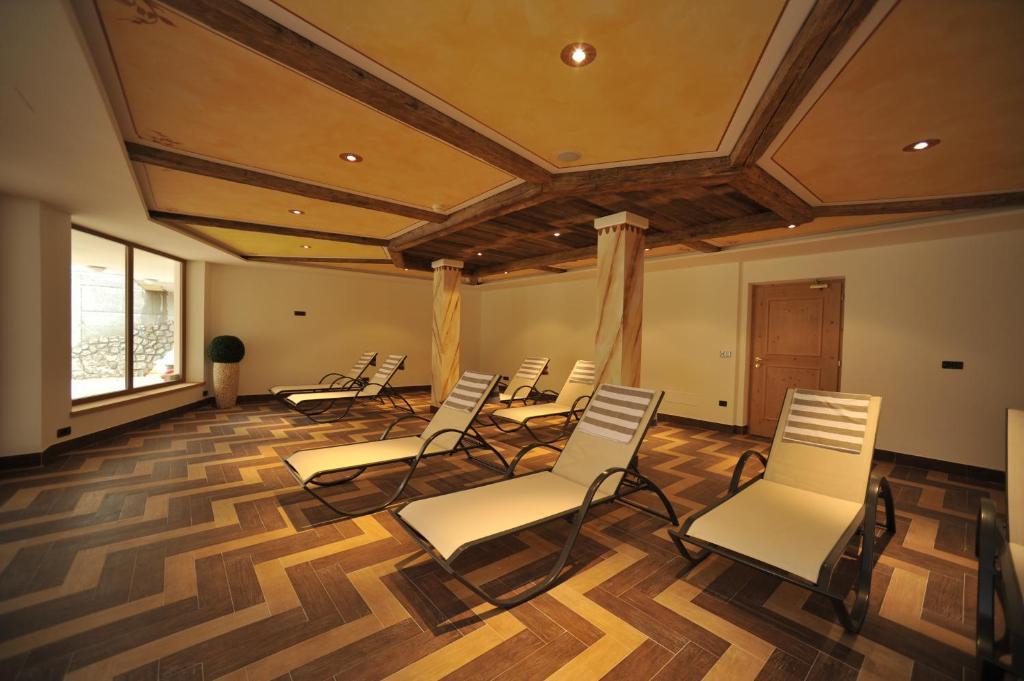 Hotel Muliac Селва ди Вал Гардена Екстериор снимка